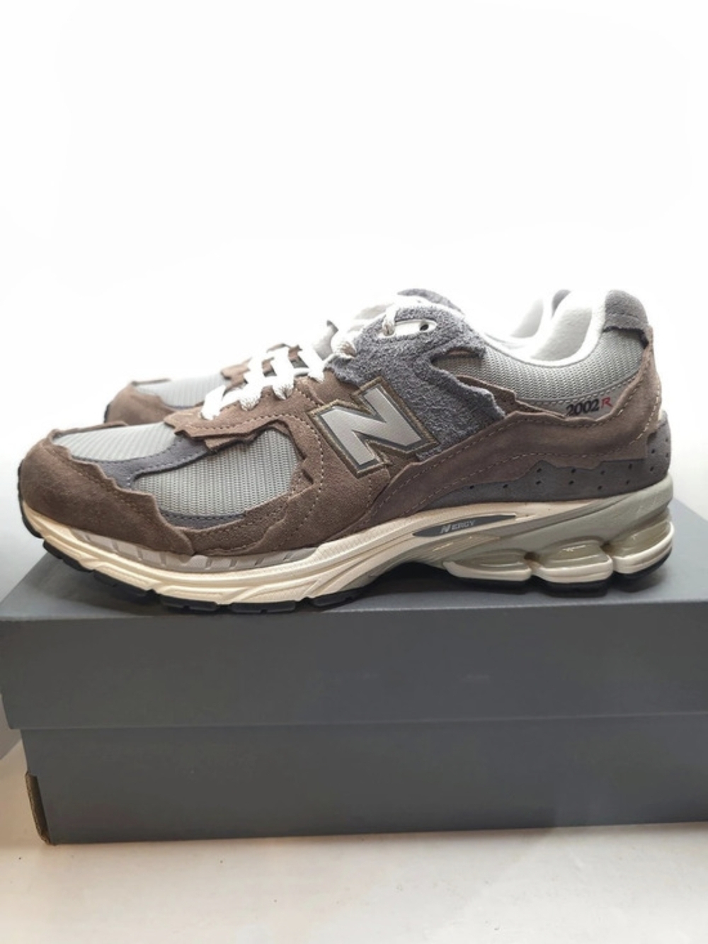 New Balance 2002R Protection Pack Cortado Raincloud M20024J7 Sz 10.5M